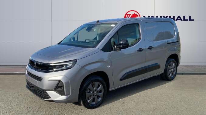 Vauxhall Combo Cargo Combo Diesel 1.5 Turbo D 100ps Pro H1 Van - Image 9